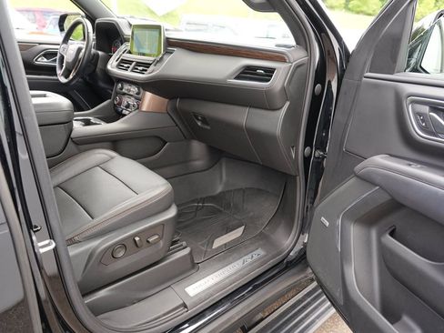 Used 2021 Chevrolet Tahoe High Country w/ Premium Package 2 AWD/4WD image 32
