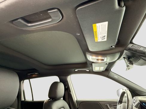 Used 2023 Mercedes-Benz GLB 250 image 17