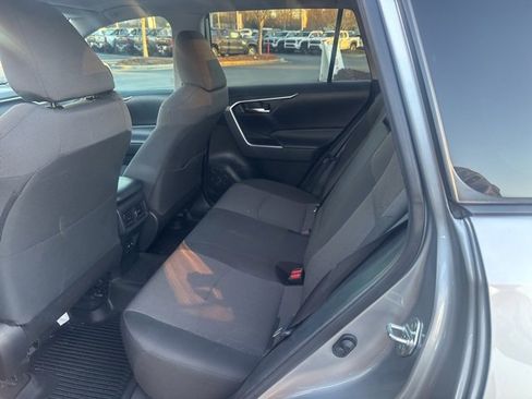 Used 2019 Toyota RAV4 XLE w/ Convenience Package image 12