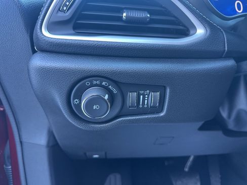 Used 2022 Chrysler Pacifica Touring-L w/ S Appearance Package image 52