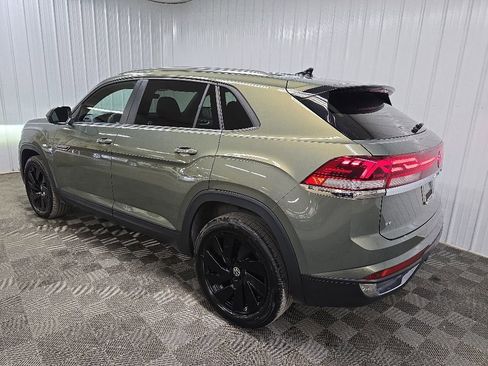 Used 2025 Volkswagen Atlas Cross Sport SE w/ Black Wheel Package AWD/4WD image 9