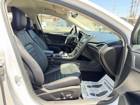 Used 2018 Ford Fusion Energi SE FWD image 32