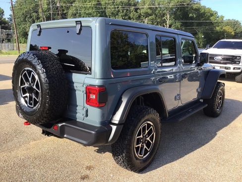 Used 2024 Jeep Wrangler Unlimited Rubicon AWD/4WD image 8
