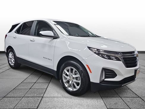 Used 2023 Chevrolet Equinox LT image 3