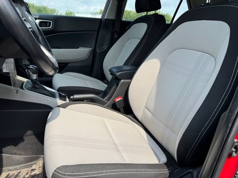 Used 2021 Hyundai Venue SEL w/ Cargo Package FWD image 10