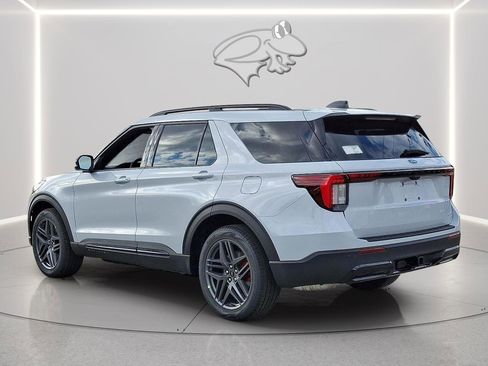 New 2026 Ford Explorer ST-Line w/ ST-Line Street Pack image 2