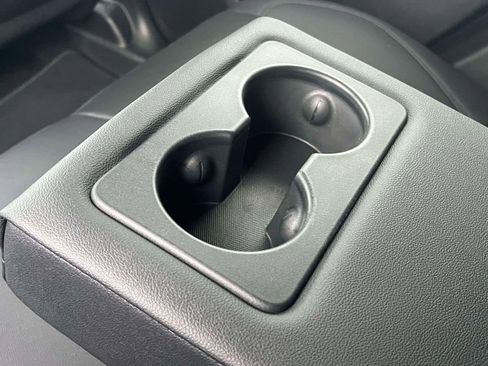 Used 2025 Chevrolet Equinox LT w/ Convenience Package II image 16