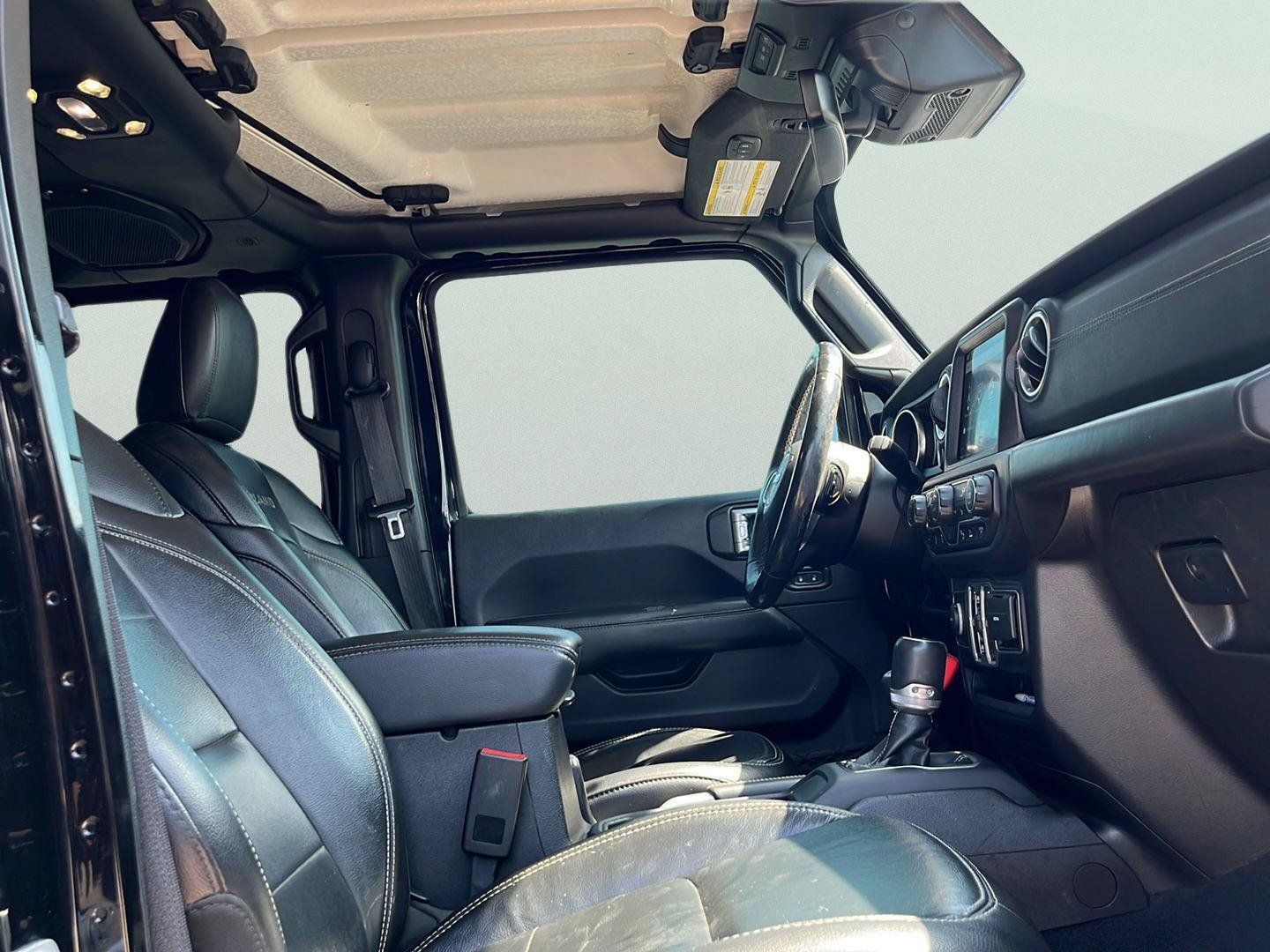 Used 2020 Jeep Gladiator Overland AWD/4WD image 12