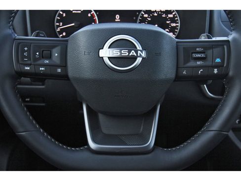 Certified 2025 Nissan Rogue SV image 17