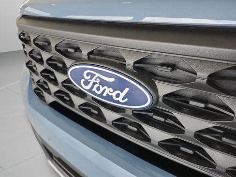 New 2026 Ford Maverick XLT w/ XLT Luxury Package FWD image 29