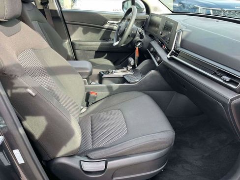 Used 2024 Kia Sportage LX image 12
