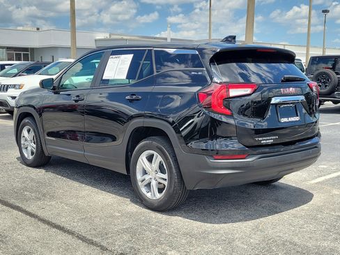 Used 2024 GMC Terrain SLE FWD image 5