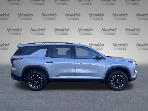 Used 2025 Chevrolet Traverse Z71 w/ Enhanced Driving Package AWD/4WD image 11