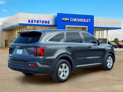 Used 2023 Kia Sorento LX FWD image 7