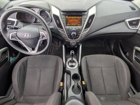 Used 2016 Hyundai Veloster image 15