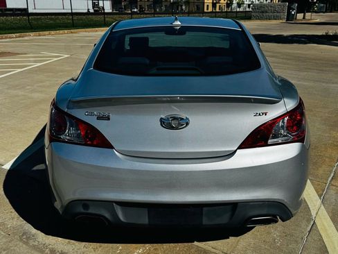 Used 2012 Hyundai Genesis 2.0T RWD image 8