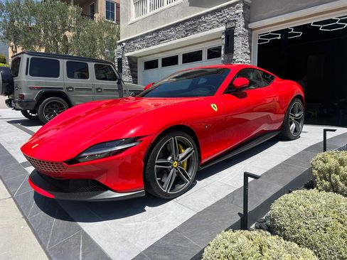 Used 2022 Ferrari Roma RWD image 3