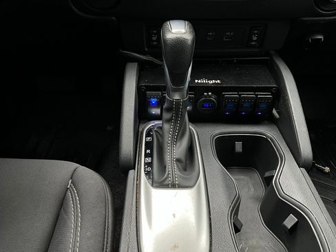 Used 2022 Nissan Frontier SV image 22