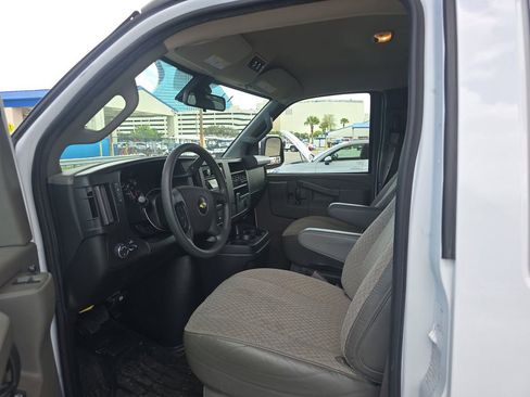 Used 2023 Chevrolet Express 3500 LT w/ LT Preferred Equipment Group RWD image 6