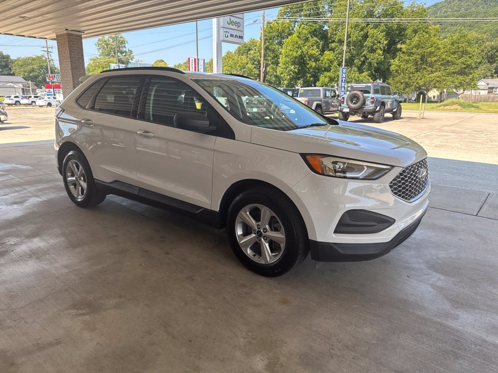 Used 2024 Ford Edge SE AWD/4WD image 3