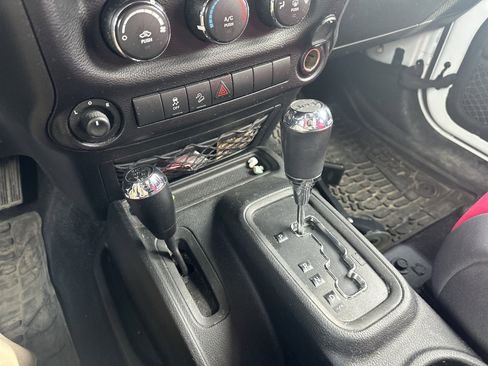 Used 2017 Jeep Wrangler Unlimited Sport w/ Quick Order Package 24S AWD/4WD image 28