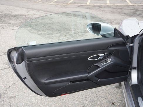 Used 2023 Porsche 718 Boxster S w/ Sport Chrono Package RWD image 21