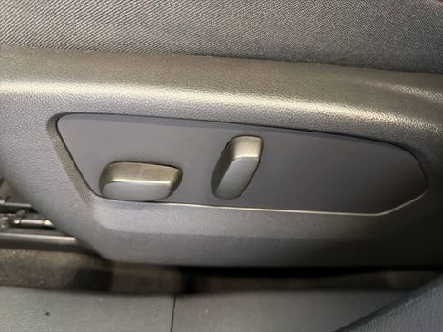 Used 2023 Buick Envision Essence w/ Sport Touring Package image 17