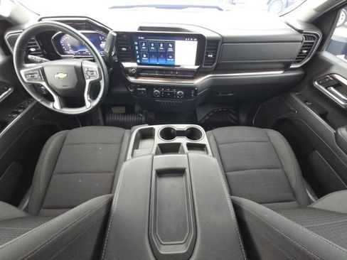 Used 2024 Chevrolet Silverado 3500 LT image 21