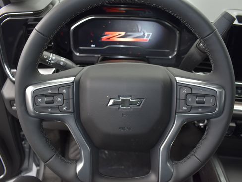 Used 2025 Chevrolet Silverado 2500 LTZ w/ LTZ Plus Package image 12