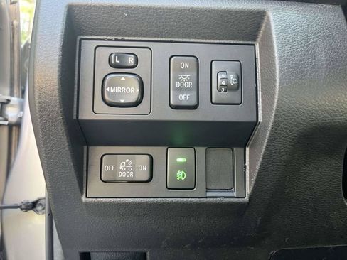 Used 2015 Toyota Tundra SR AWD/4WD image 23