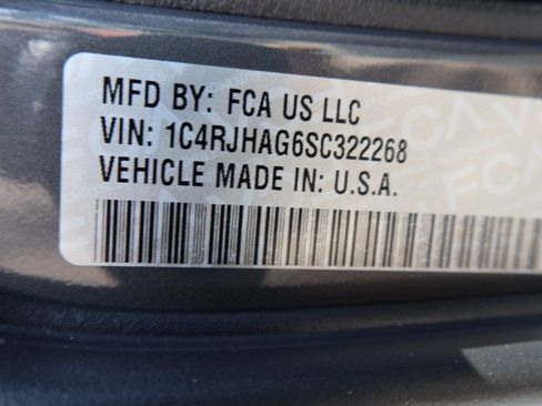 New 2025 Jeep Grand Cherokee Laredo X w/ Luxury Tech Group I image 41