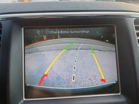 Used 2015 Jeep Grand Cherokee Limited image 16