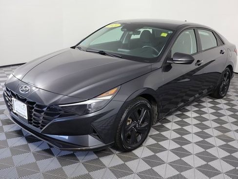 Used 2021 Hyundai Elantra SEL w/ Convenience Package image 4