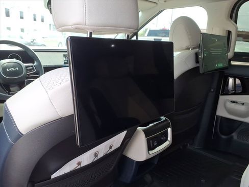 Used 2025 Kia Carnival SX Prestige FWD image 22