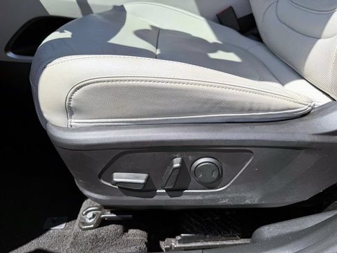 Certified 2023 Hyundai Tucson Limited FWD image 13