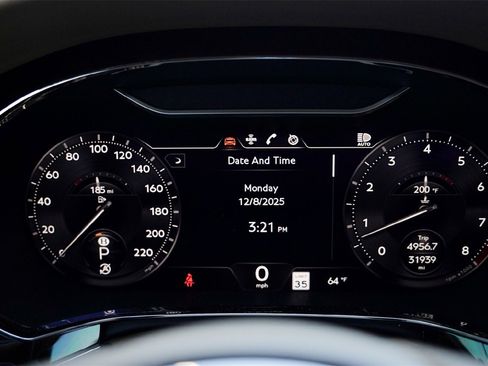 Certified 2023 Bentley Flying Spur W12 image 29