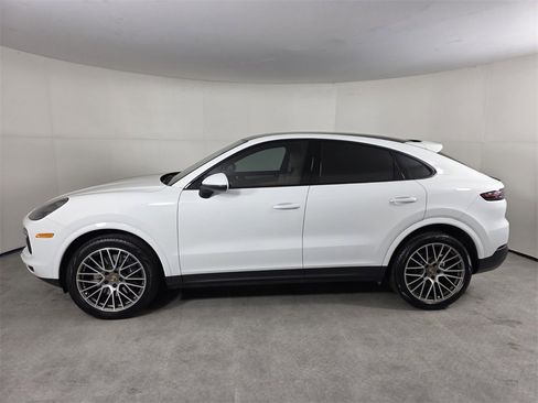 Used 2022 Porsche Cayenne Coupe image 7