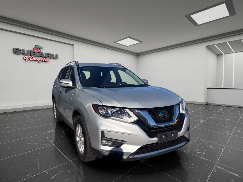 Used 2019 Nissan Rogue SV AWD/4WD image 2