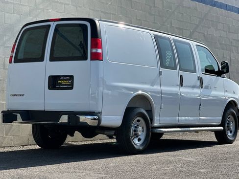 Used 2025 Chevrolet Express 2500 w/ Driver Convenience Package RWD image 4
