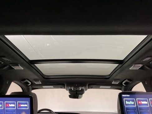 Certified 2024 Cadillac Escalade ESV Sport Platinum image 37