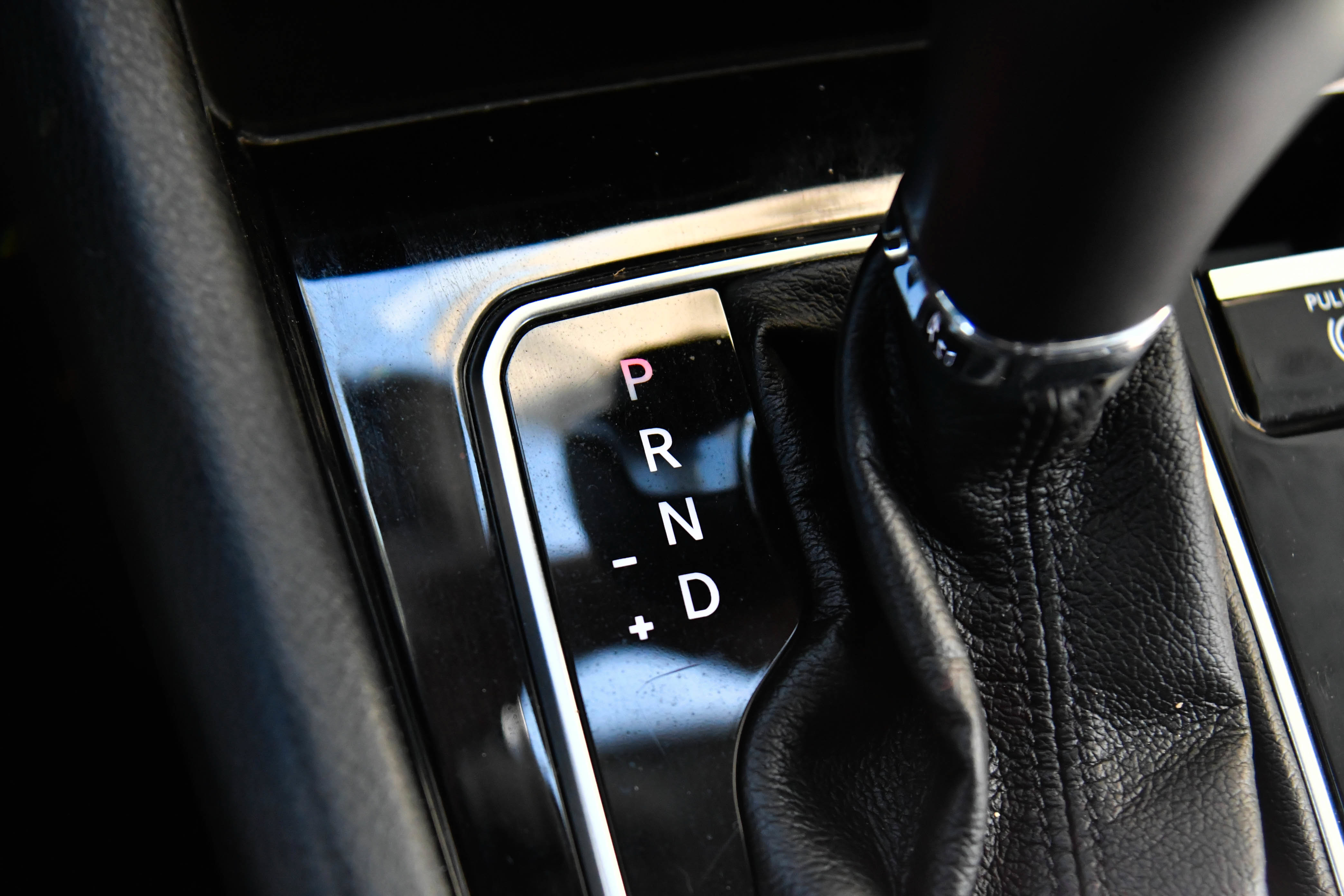 Used 2025 Jeep Compass Limited AWD/4WD image 30