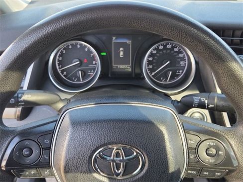 Used 2018 Toyota Camry LE w/ Moonroof Package image 21