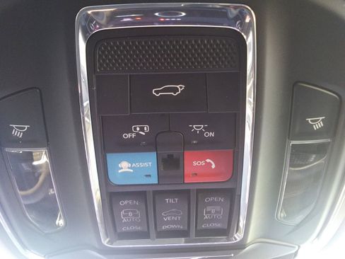 Used 2024 Jeep Grand Cherokee Limited image 20