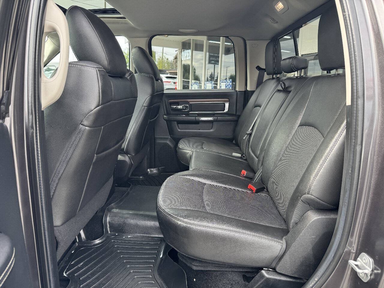 Used 2015 RAM 1500 Laramie AWD/4WD image 23