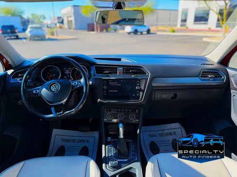 Used 2018 Volkswagen Tiguan SE AWD/4WD image 19