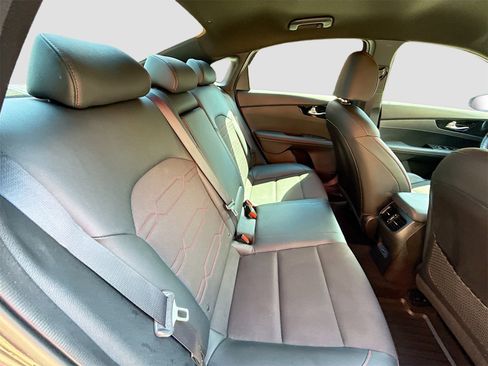 Used 2022 Kia Forte GT image 25