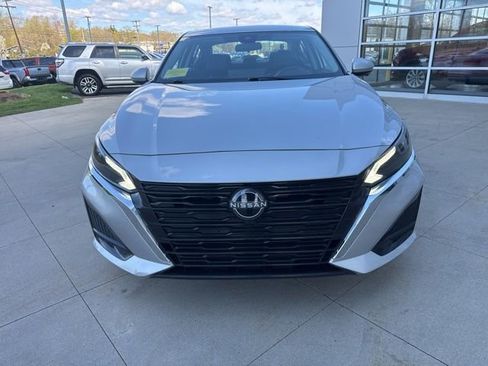 Used 2023 Nissan Altima 2.5 SL image 2