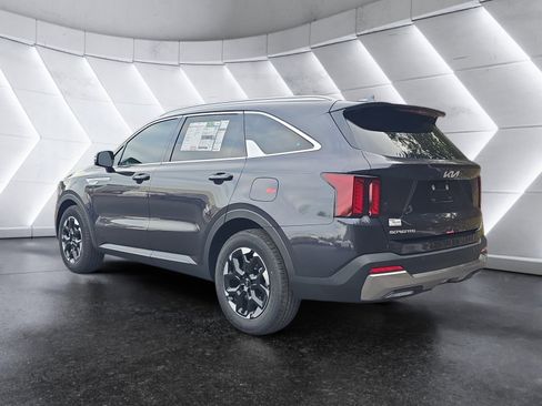 New 2026 Kia Sorento S image 3