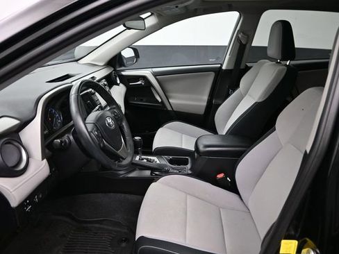 Used 2017 Toyota RAV4 XLE image 21