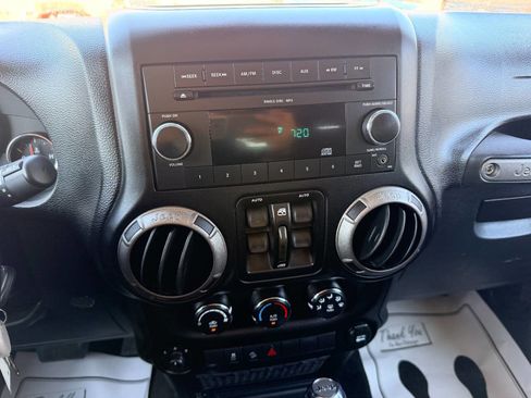 Used 2011 Jeep Wrangler Unlimited Sport AWD/4WD image 33